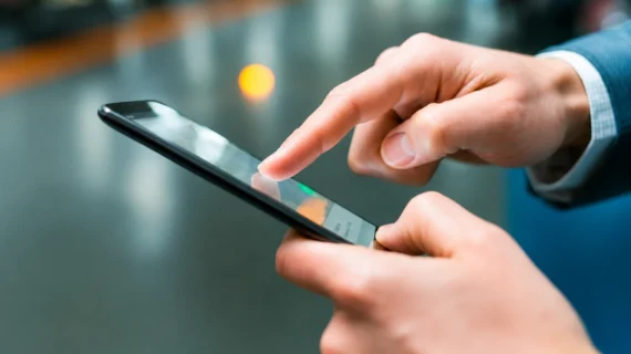 Kenapa Layar HP Tidak Bisa Disentuh? Ini Penyebab dan Cara Mengatasinya